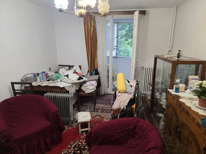 Titan, chiar la parcul IOR, bloc tip H