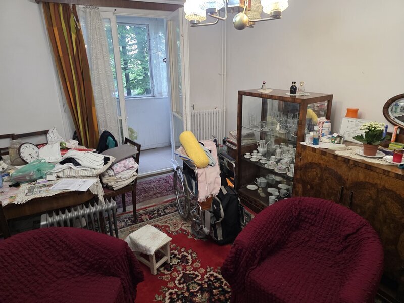 Titan, chiar la parcul IOR, bloc tip H